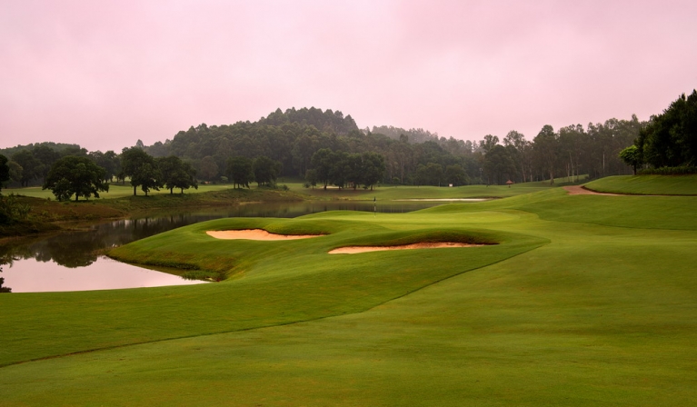 Giải đáp chi tiết “Tại sao nói cảnh quan sân golf King Island Đồng Mô đẹp nhất Đông Nam Á?”